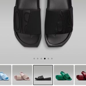 EUC Nike Black Embossed Logo Slide Sandals